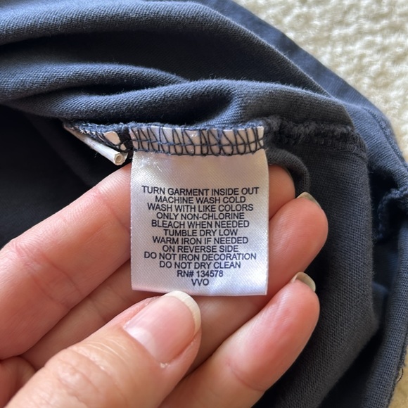 Vineyard Vines T-Shirt - Picture 5 of 9